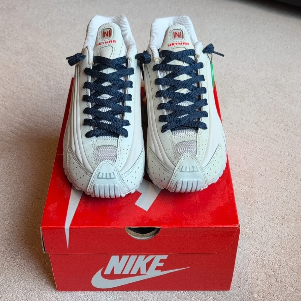 Nike Shox R4 - Picture 4 of 4